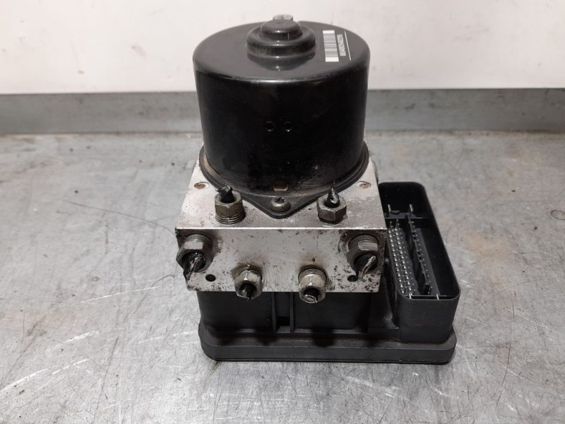 Recambio de abs para ford focus lim. (cb4) titanium referencia OEM IAM 8M512C405  