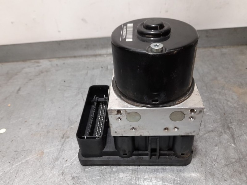 Recambio de abs para ford focus lim. (cb4) titanium referencia OEM IAM 8M512C405  