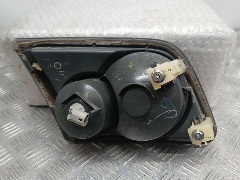 Recambio de piloto trasero derecho para mazda 6 berlina (gg) 2.0 crtd active referencia OEM IAM GR1A513F0B INTERIOR A046745