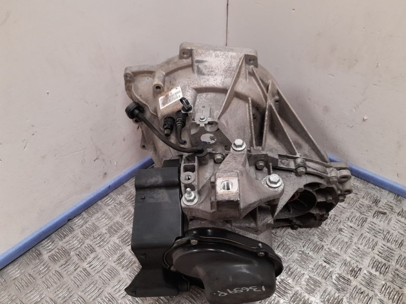 Recambio de caja cambios para ford focus lim. (cb4) titanium referencia OEM IAM 3M5R7002NF 120209 5VELOCIDADES