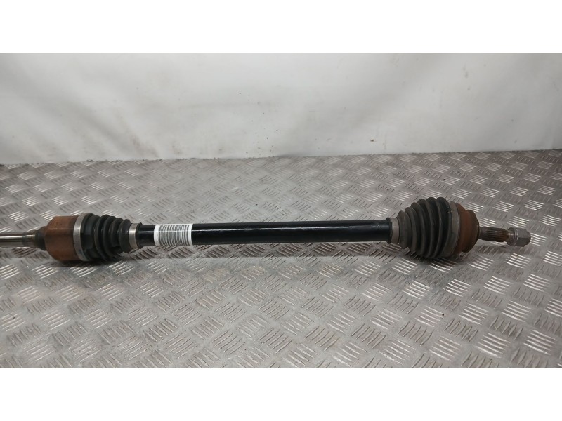 Recambio de transmision delantera derecha para citroën c3 iii (sx) 1.2 puretech 82 referencia OEM IAM 9677476680  