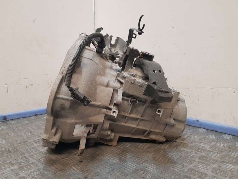 Recambio de caja cambios para kia cee´d tech referencia OEM IAM ZG11GJ 447536 6VELOCIDADES