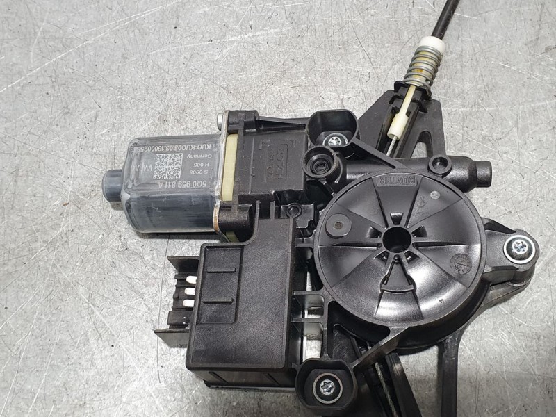 Recambio de elevalunas trasero izquierdo para skoda octavia lim. (5e3) style referencia OEM IAM 5E0839461 1021C05539103 BROSE EL