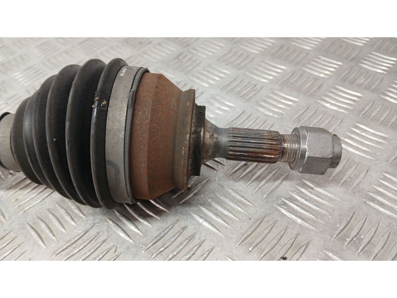 Recambio de transmision delantera derecha para citroën c3 iii (sx) 1.2 puretech 82 referencia OEM IAM 9677476680  