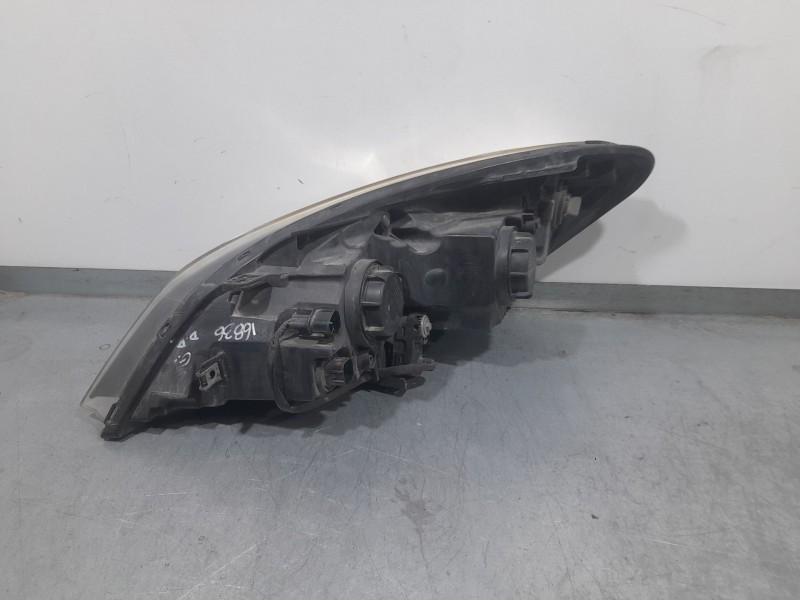Recambio de faro derecho para kia cee´d hatchback (ed) 1.6 crdi 90 referencia OEM IAM 921021H  