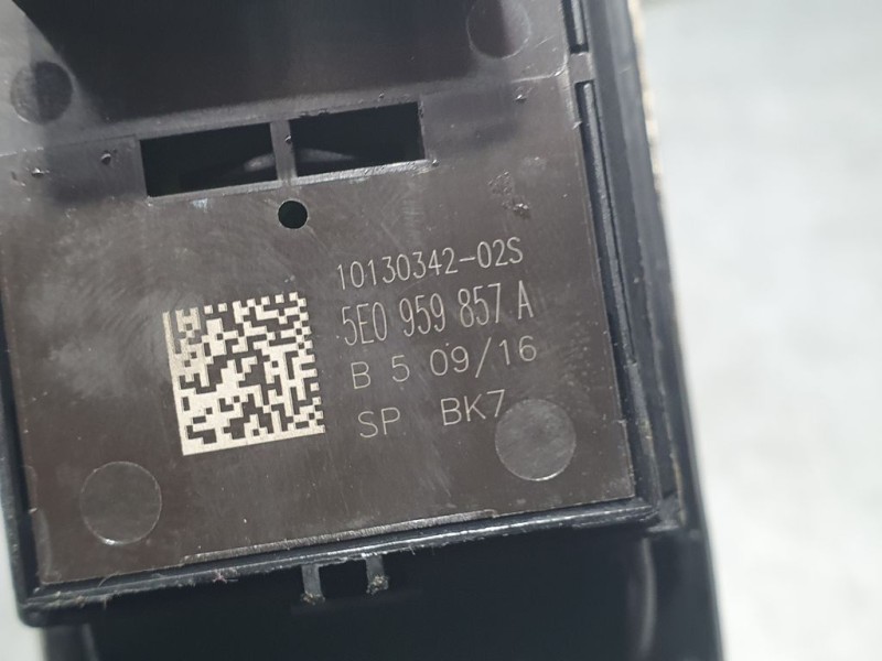 Recambio de mando elevalunas delantero izquierdo para skoda octavia lim. (5e3) style referencia OEM IAM 5E0959857A 1013034202S 