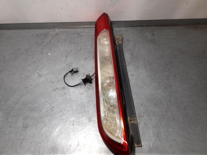 Recambio de piloto trasero izquierdo para ford focus lim. (cb4) titanium referencia OEM IAM 1528769  