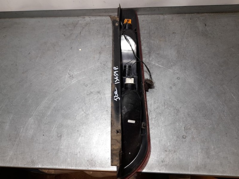 Recambio de piloto trasero izquierdo para ford focus lim. (cb4) titanium referencia OEM IAM 1528769  