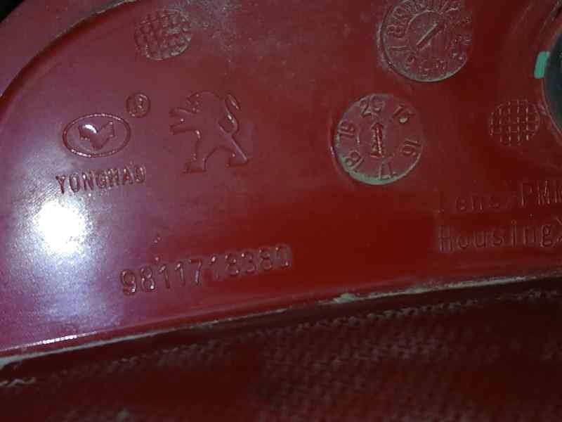 Recambio de piloto trasero derecho paragolpes para peugeot 3008 allure referencia OEM IAM 9811718380  