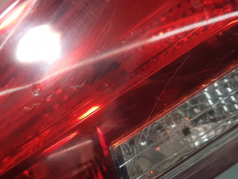 Recambio de piloto trasero derecho para kia cee´d tech referencia OEM IAM   INTERIOR ROZADOS