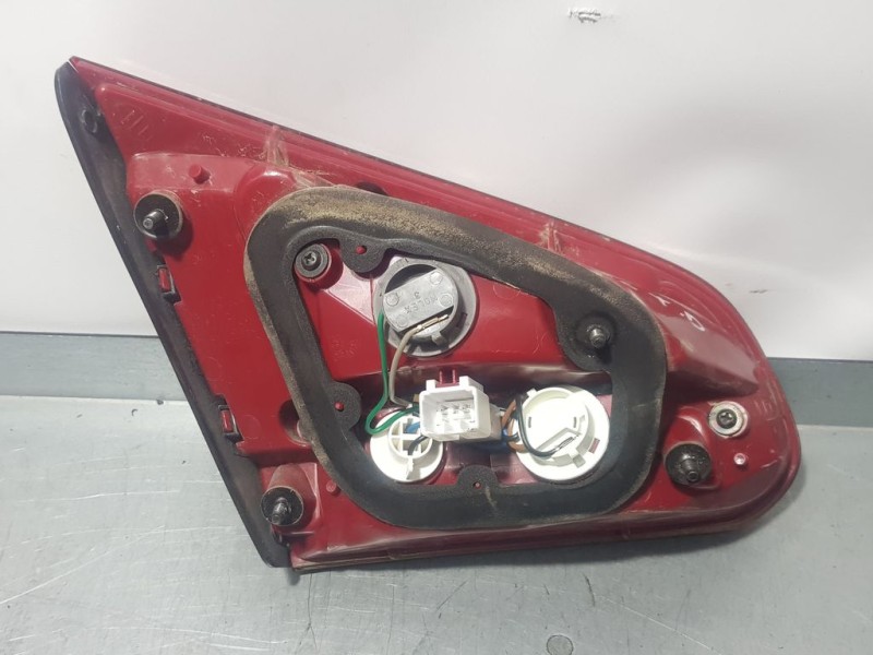 Recambio de piloto trasero derecho para kia cee´d tech referencia OEM IAM   INTERIOR ROZADOS