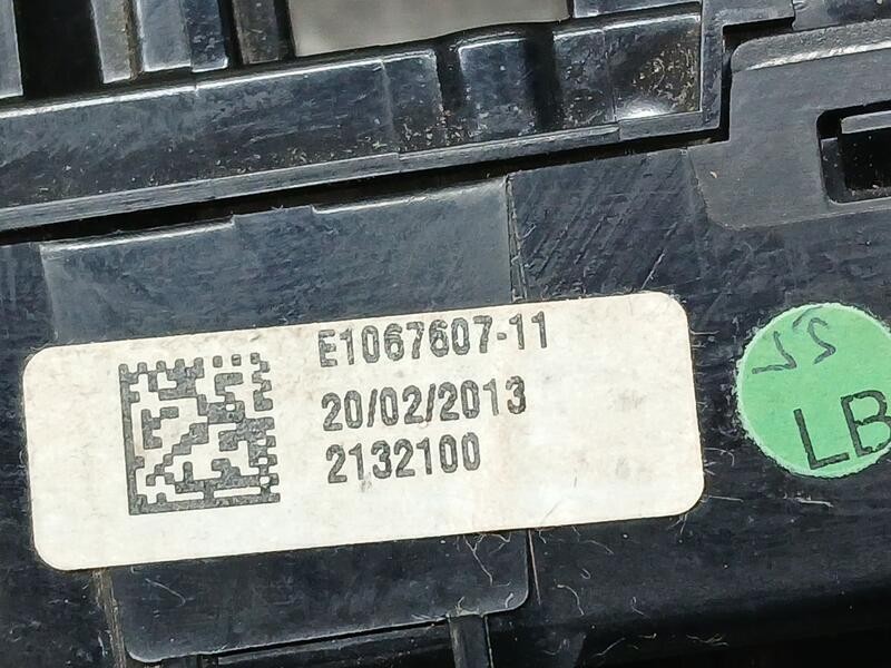 Recambio de mando climatizador para ford b-max titanium referencia OEM IAM AV1T18C612AL  E1067607