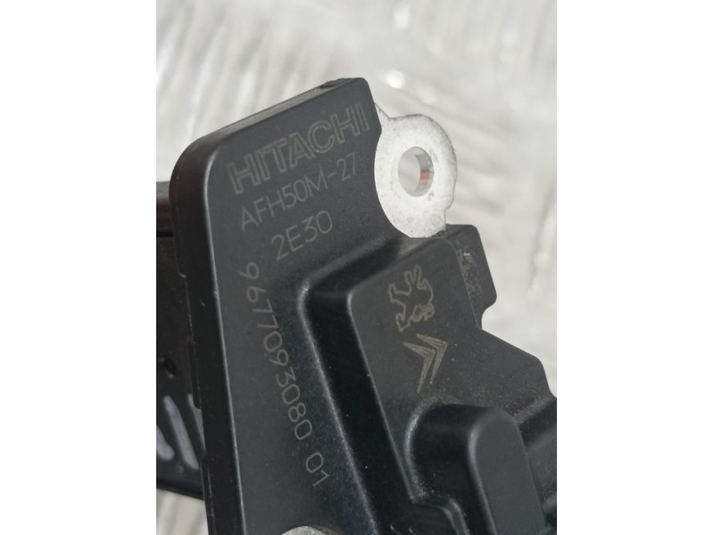 Recambio de caudalimetro para peugeot rifter allure standard referencia OEM IAM 9677093080 AFH50M27 HITACHI