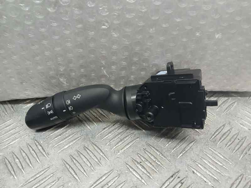 Recambio de mando intermitentes para toyota rav4 hybrid 4x2 advance referencia OEM IAM 33400171781  