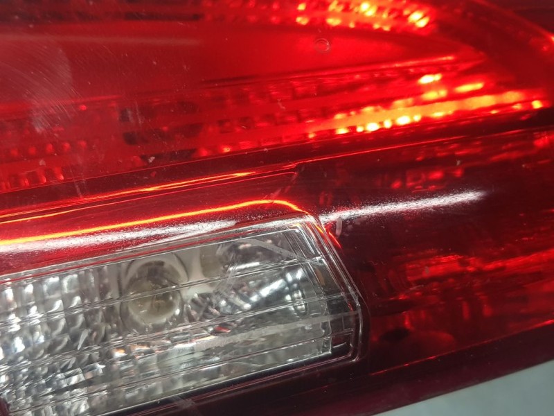 Recambio de piloto trasero izquierdo para kia cee´d tech referencia OEM IAM   INTERIOR ROZADOS