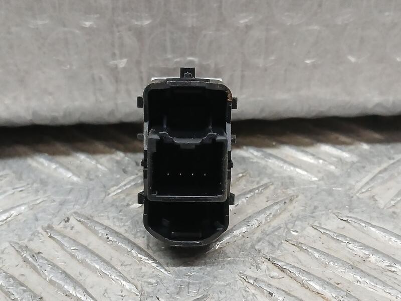 Recambio de mando elevalunas trasero izquierdo para ford b-max titanium referencia OEM IAM BM5T14529AB  10091844