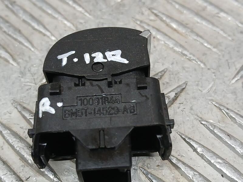 Recambio de mando elevalunas trasero izquierdo para ford b-max titanium referencia OEM IAM BM5T14529AB  10091844