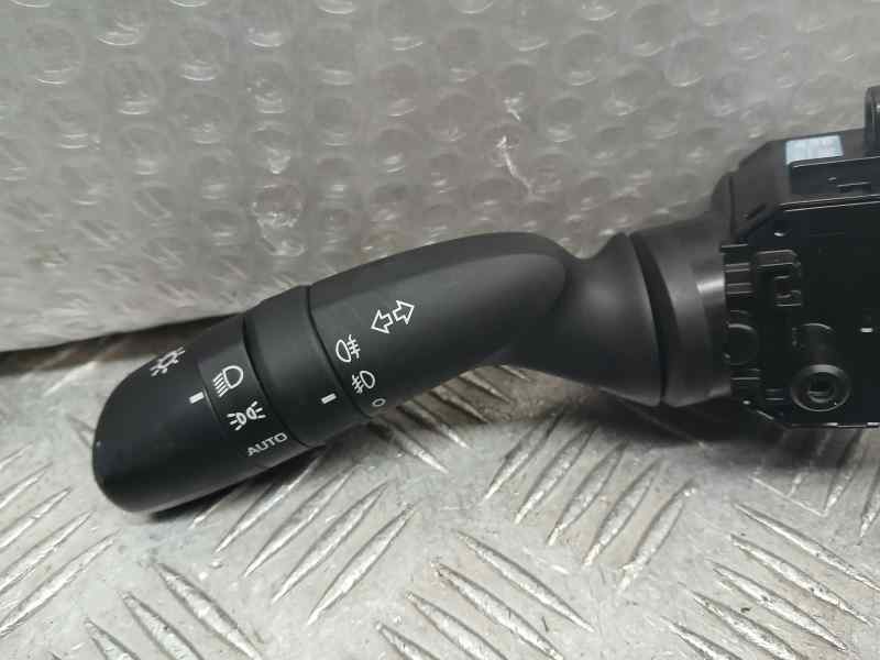 Recambio de mando intermitentes para toyota rav4 hybrid 4x2 advance referencia OEM IAM 33400171781  