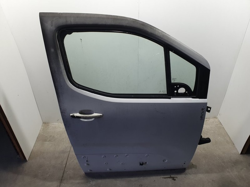 Recambio de puerta delantera derecha para peugeot rifter allure standard referencia OEM IAM 9843488780  PARCIALMENTE QUEMADA