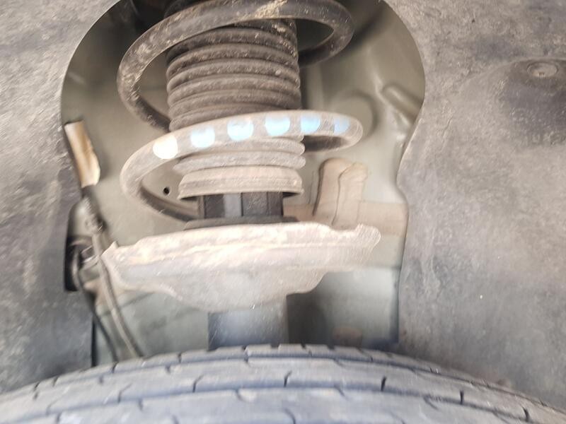 Recambio de amortiguador delantero derecho para seat arona (kj7, kjp) 1.0 tsi referencia OEM IAM 2Q0413031DP  