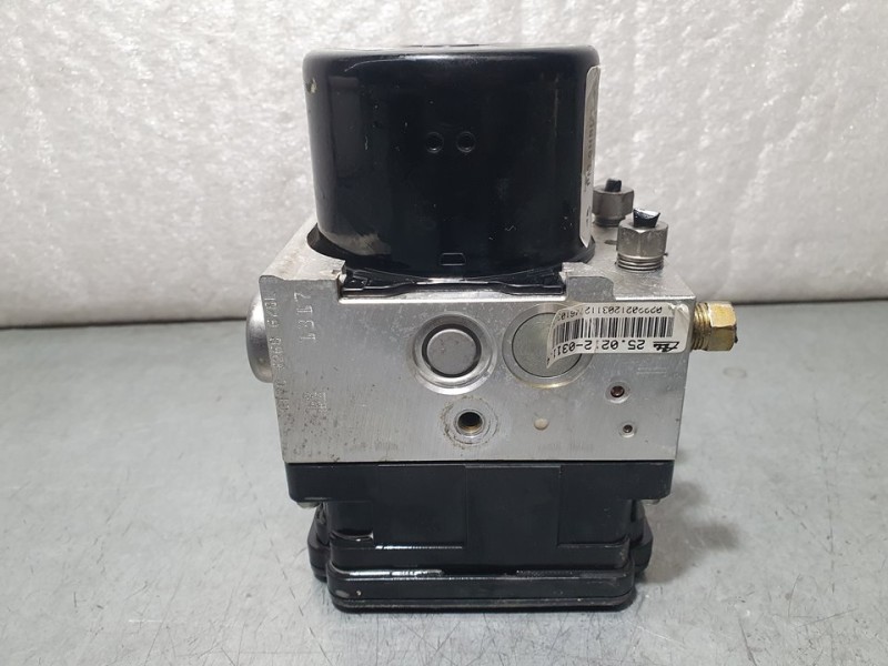 Recambio de abs para dodge caliber sxt referencia OEM IAM 25021203114 ATE 