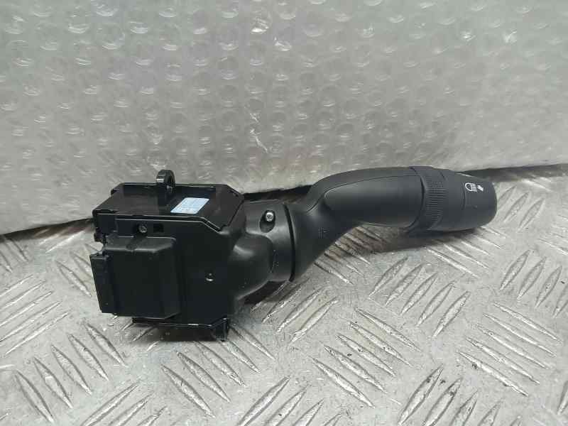 Recambio de mando intermitentes para toyota rav4 hybrid 4x2 advance referencia OEM IAM 33400171781  