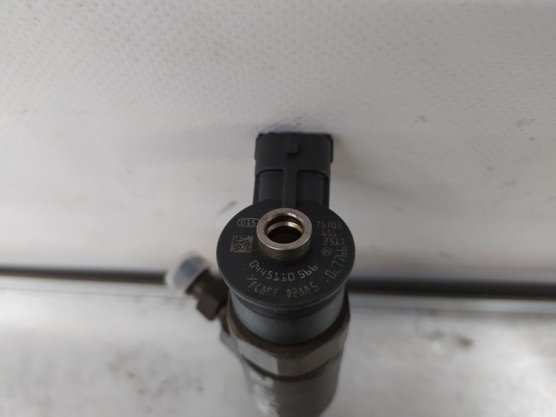 Recambio de inyector para peugeot 308 referencia OEM IAM  0445110566 BOSCH