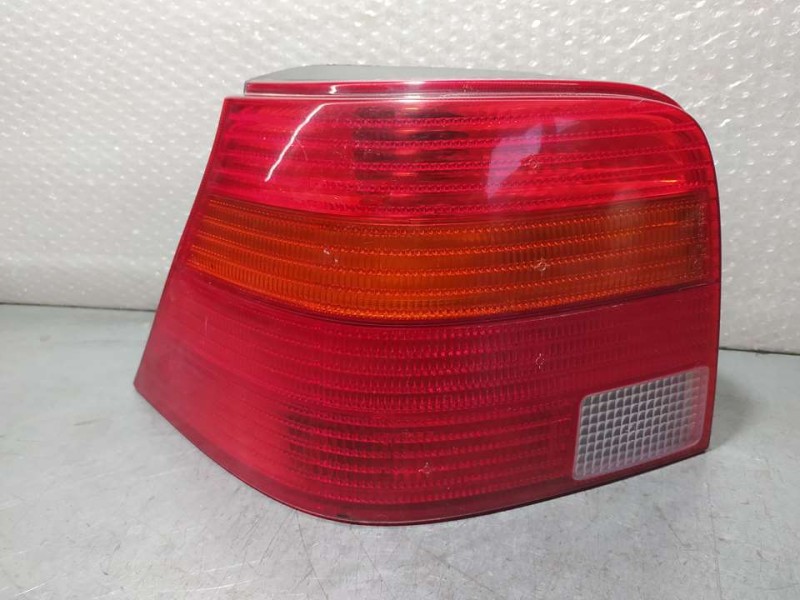 Recambio de piloto trasero izquierdo para volkswagen golf iv berlina (1j1) highline referencia OEM IAM 1J6945095Q 67736971 VALEO