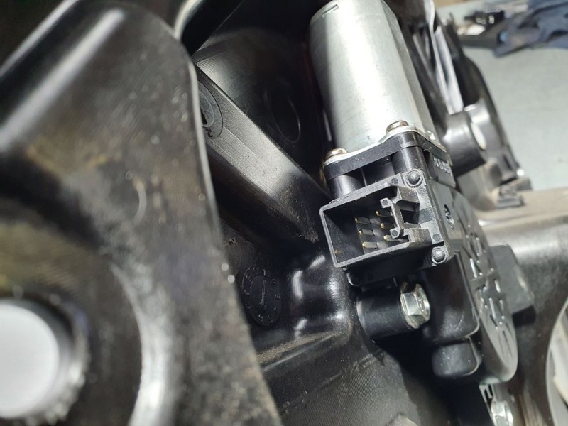 Recambio de elevalunas delantero derecho para mazda 6 lim. (gh) 2.2 ce 163 luxury (5-ptas.) referencia OEM IAM   ELECTRICO 6 PIN