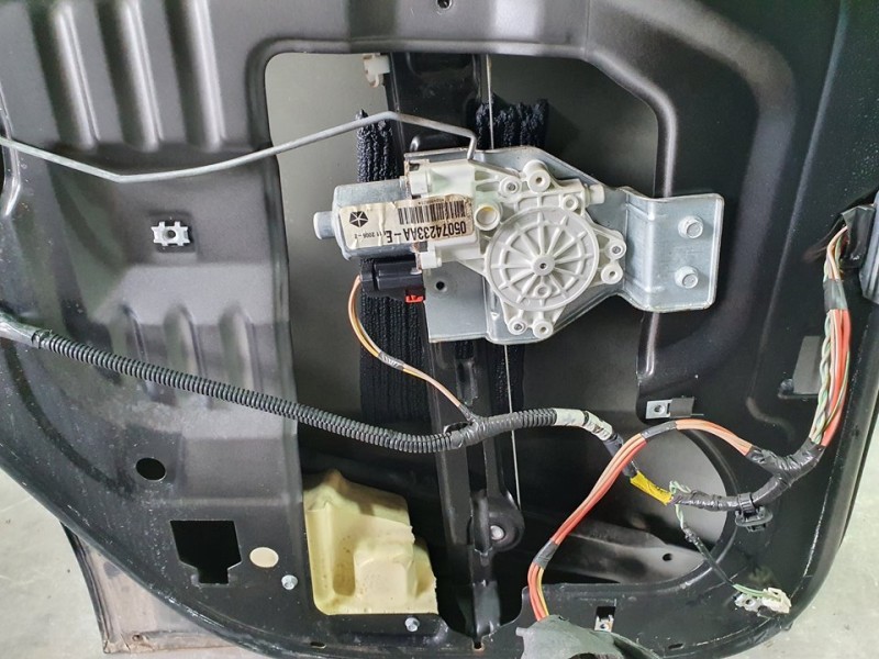 Recambio de elevalunas trasero izquierdo para dodge caliber sxt referencia OEM IAM   ELECTRICO