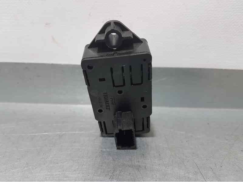 Recambio de boton freno mano electrico para renault scenic iii expression referencia OEM IAM   UN POCO DESGASTADO