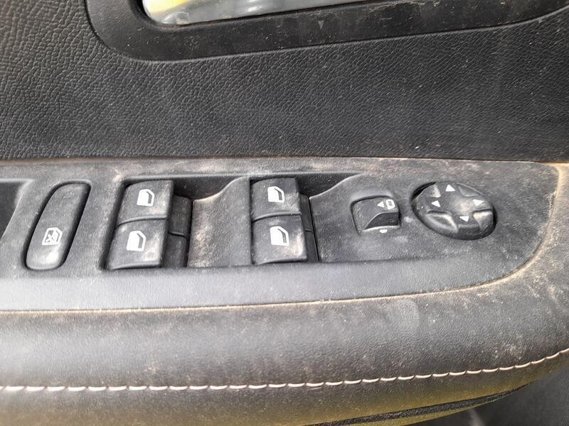 Recambio de mando elevalunas delantero izquierdo para peugeot 208 ii (ub_, up_, uw_, uj_) 1.2 puretech 100 referencia OEM IAM 98