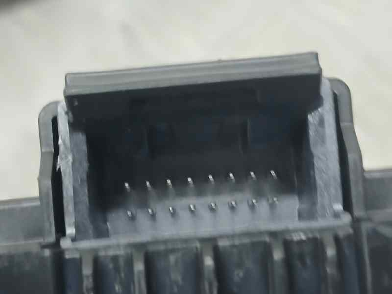 Recambio de mando intermitentes para toyota rav4 hybrid 4x2 advance referencia OEM IAM 33400171781  