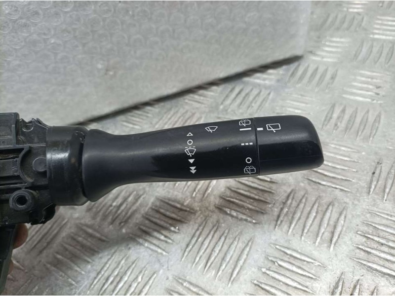 Recambio de mando limpia para toyota yaris hsd active referencia OEM IAM 0D18017F904  