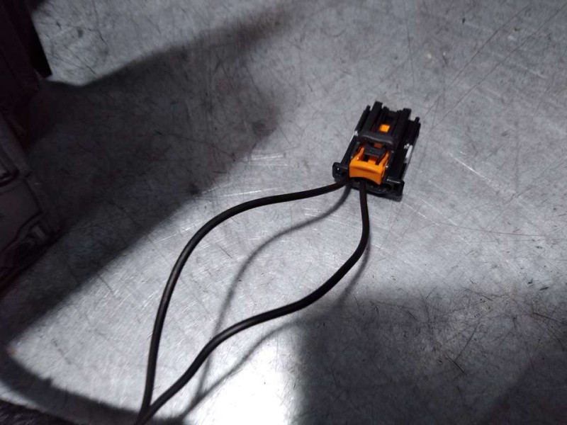 Recambio de retrovisor derecho para peugeot 208 (p2) active referencia OEM IAM 23267311604  ELECTRICO 8 Y 2 CABLES