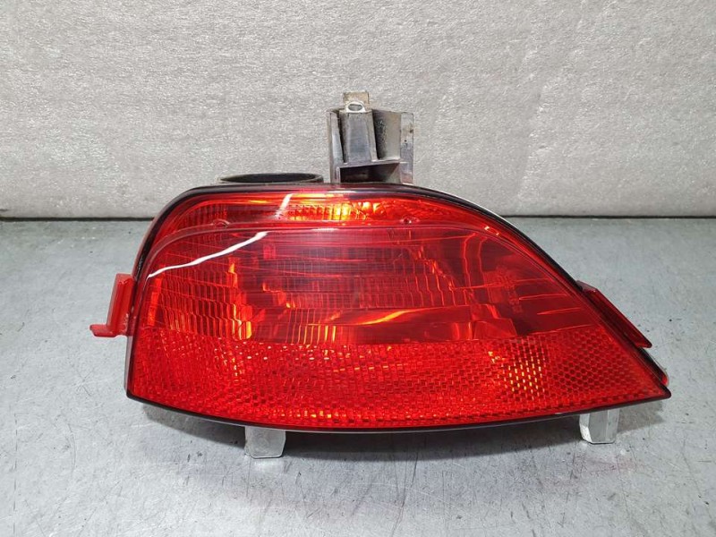 Recambio de piloto trasero derecho paragolpes para dacia sandero stepway referencia OEM IAM SIN REF  