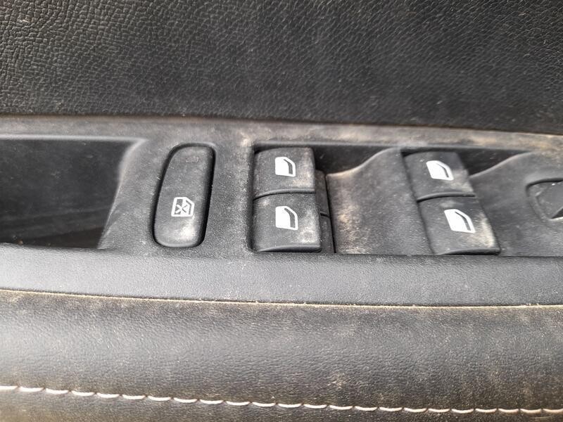 Recambio de mando elevalunas delantero izquierdo para peugeot 208 ii (ub_, up_, uw_, uj_) 1.2 puretech 100 referencia OEM IAM 98