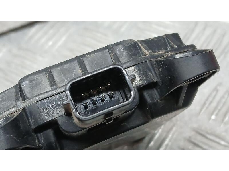 Recambio de sensor para renault megane iv berlina 5p business referencia OEM IAM 284381994R SENSOR DE RADAR TRW 173904600