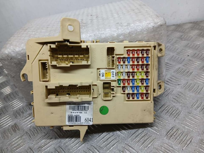 Recambio de caja reles / fusibles para hyundai i30 (gd) classic referencia OEM IAM 91950A6041  