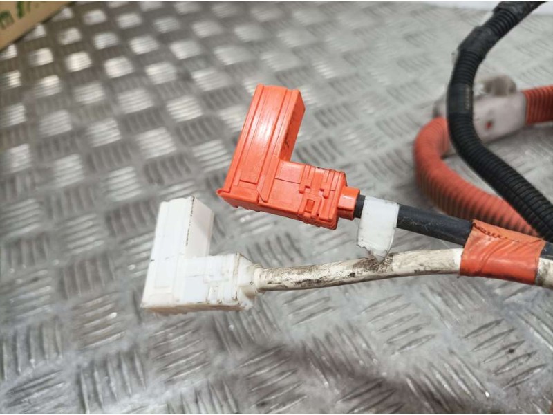 Recambio de modulo electronico para toyota yaris active hybrid referencia OEM IAM 821640D010D  CABLES BATERIA HIBRIDA