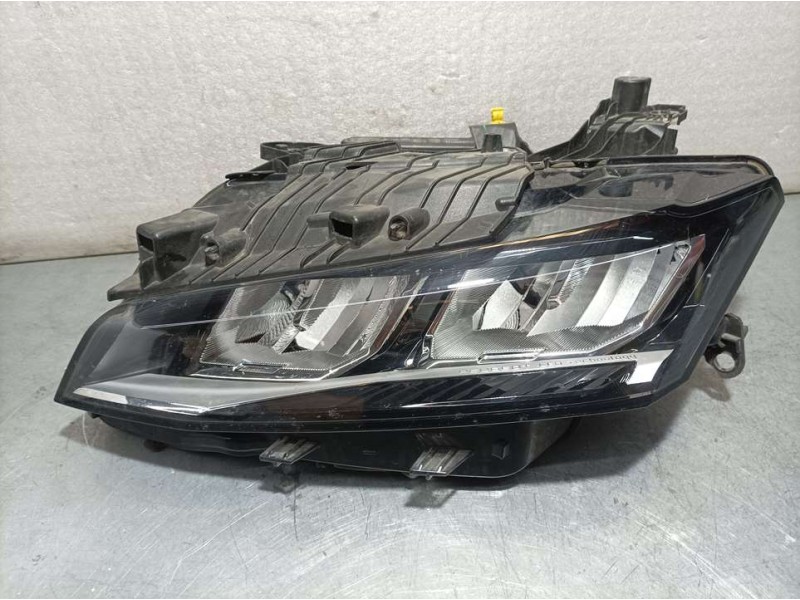 Recambio de faro izquierdo para peugeot 308 sw referencia OEM IAM 9849116580 0253L117 LED