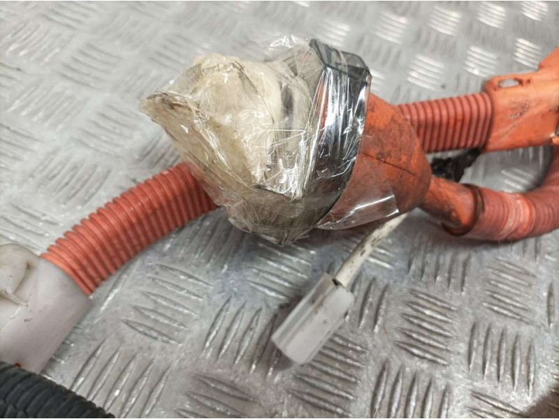Recambio de modulo electronico para toyota yaris active hybrid referencia OEM IAM 821640D010D  CABLES BATERIA HIBRIDA