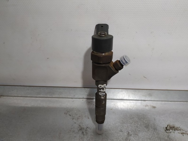 Recambio de inyector para renault megane ii familiar 1.9 dci diesel referencia OEM IAM 8200100272 0445110110B BOSCH