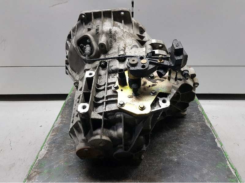 Recambio de caja cambios para ford focus turnier (cak) ambiente referencia OEM IAM 2S4R7002PA 040603 5VELOCIDADES