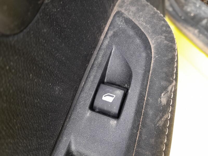 Recambio de mando elevalunas trasero izquierdo para peugeot 208 ii (ub_, up_, uw_, uj_) 1.2 puretech 100 referencia OEM IAM 9804