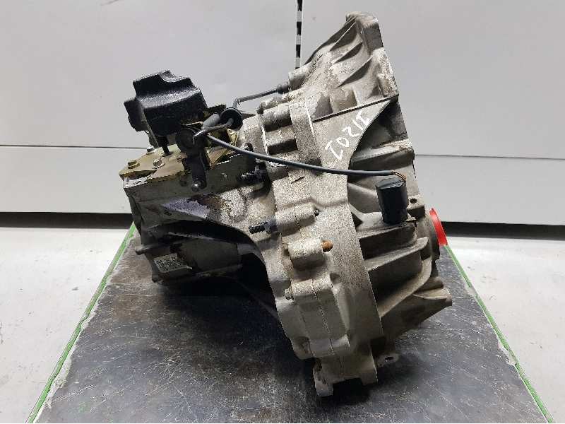 Recambio de caja cambios para ford focus turnier (cak) ambiente referencia OEM IAM 2S4R7002PA 040603 5VELOCIDADES