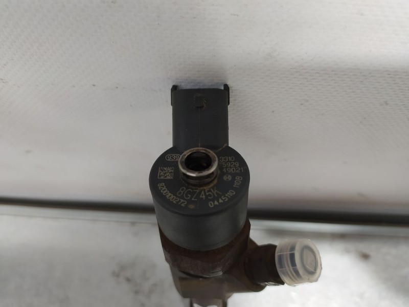 Recambio de inyector para renault megane ii familiar 1.9 dci diesel referencia OEM IAM 8200100272 BOSCH 0445110110B