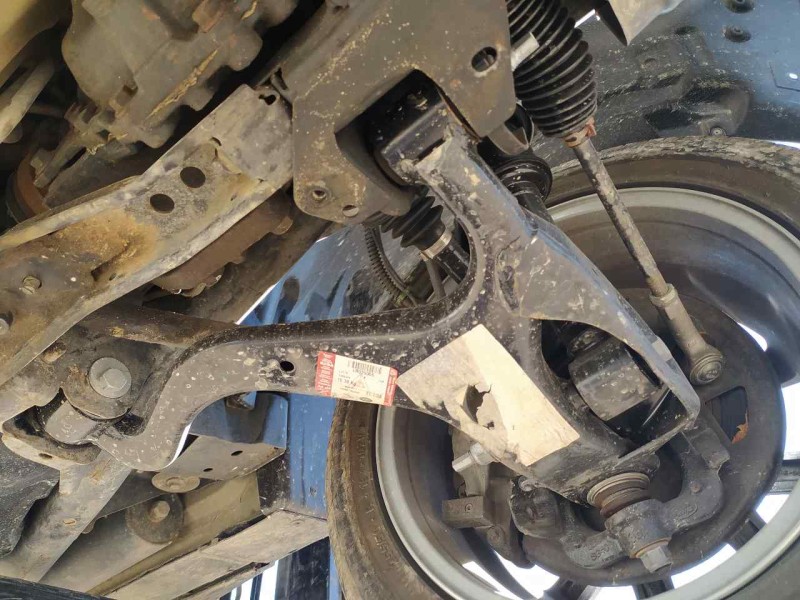 Recambio de brazo suspension inferior delantero izquierdo para land rover range rover sport v8 td first edition referencia OEM I