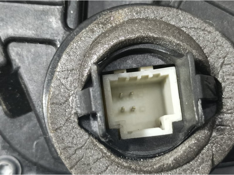 Recambio de cerradura puerta trasera derecha para renault captur ii experience referencia OEM IAM 825021122R  ELECTRICA 4 PINS