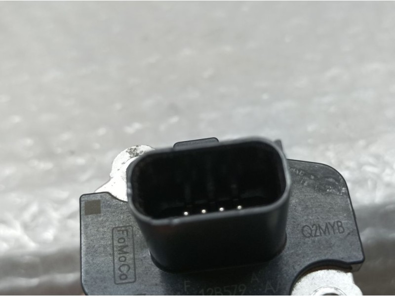 Recambio de caudalimetro para ford fiesta (ccn) st-line referencia OEM IAM 8V2112B579A  